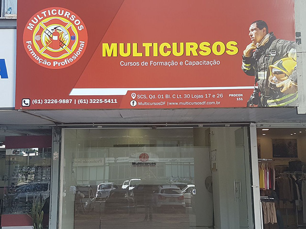 Fachada da sede da Multicursos em Brasília